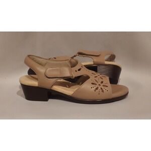 SAS Womens Cream Sunburst Genuine Leather Tripad Comfort Strap Sandals Size 7